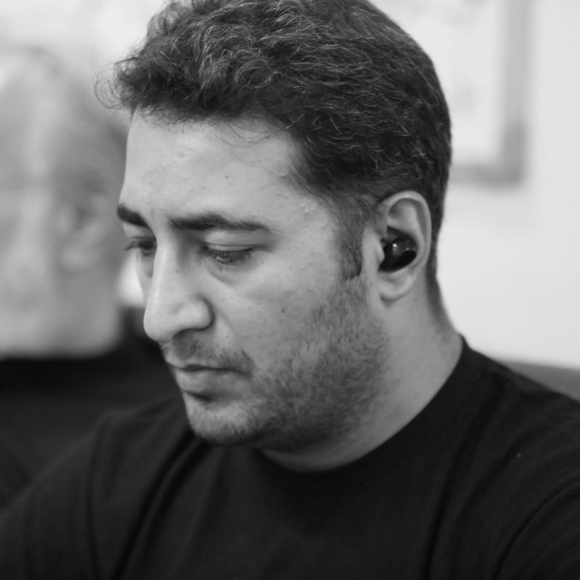 علی داوطلب طراح و گرافیست